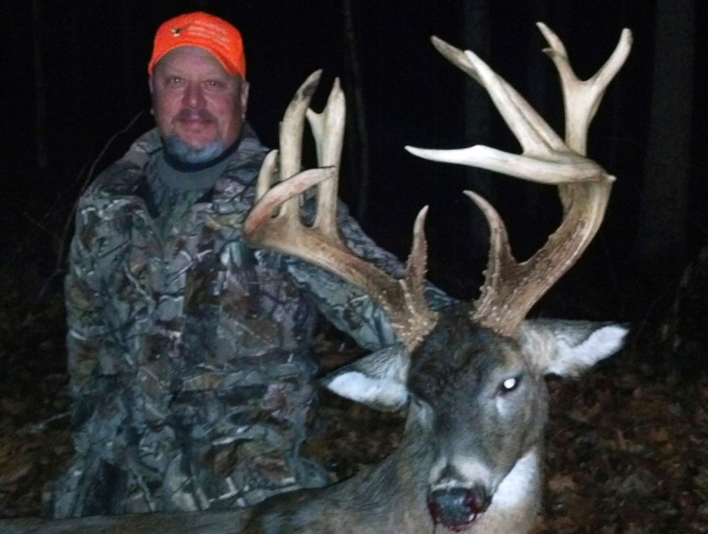 Archery Illinois Whitetail Deer Hunting Guide Service